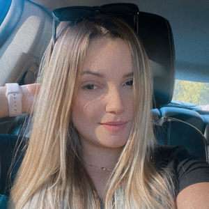 Meet your Posher, Daniela